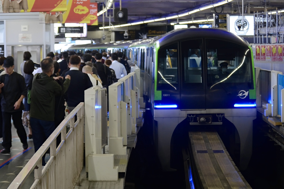 東京モノレール 昭和島車両区 10000形 10011F