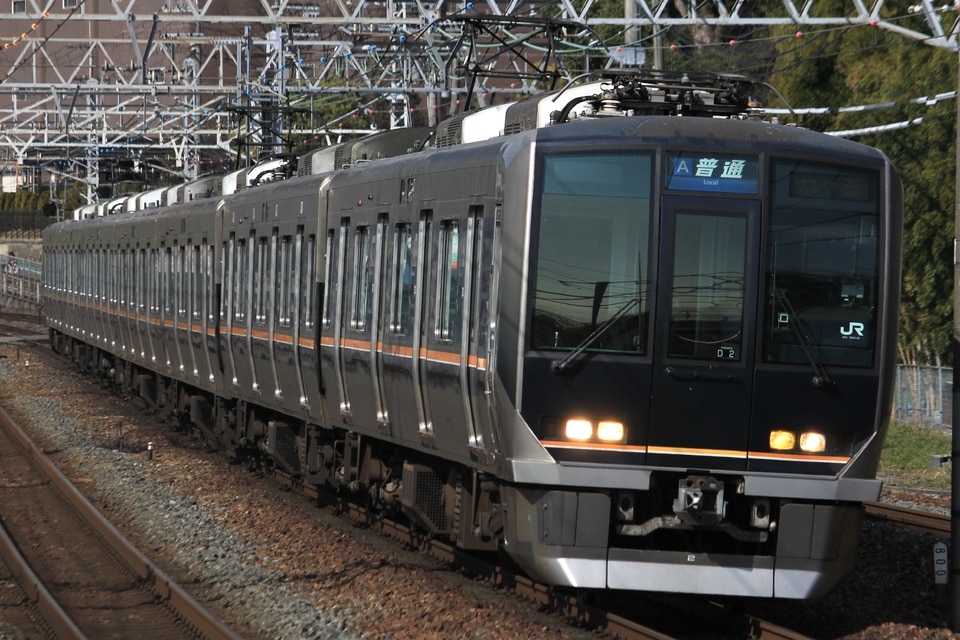 JR西115系D2編成<br class="br-sp" />(D-2編成)(オカD2編成)(オカD-2編成)の写真