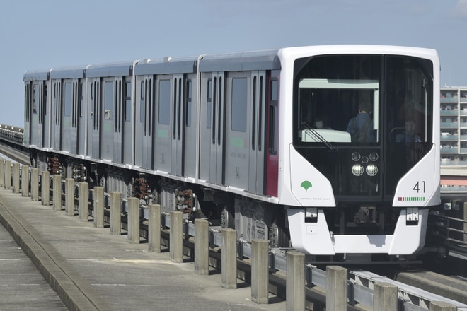 舎人車両検修場330形341Fを足立小台駅で撮影した写真