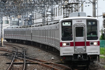 東武鉄道10030型11643Fを下板橋駅で撮影した画像