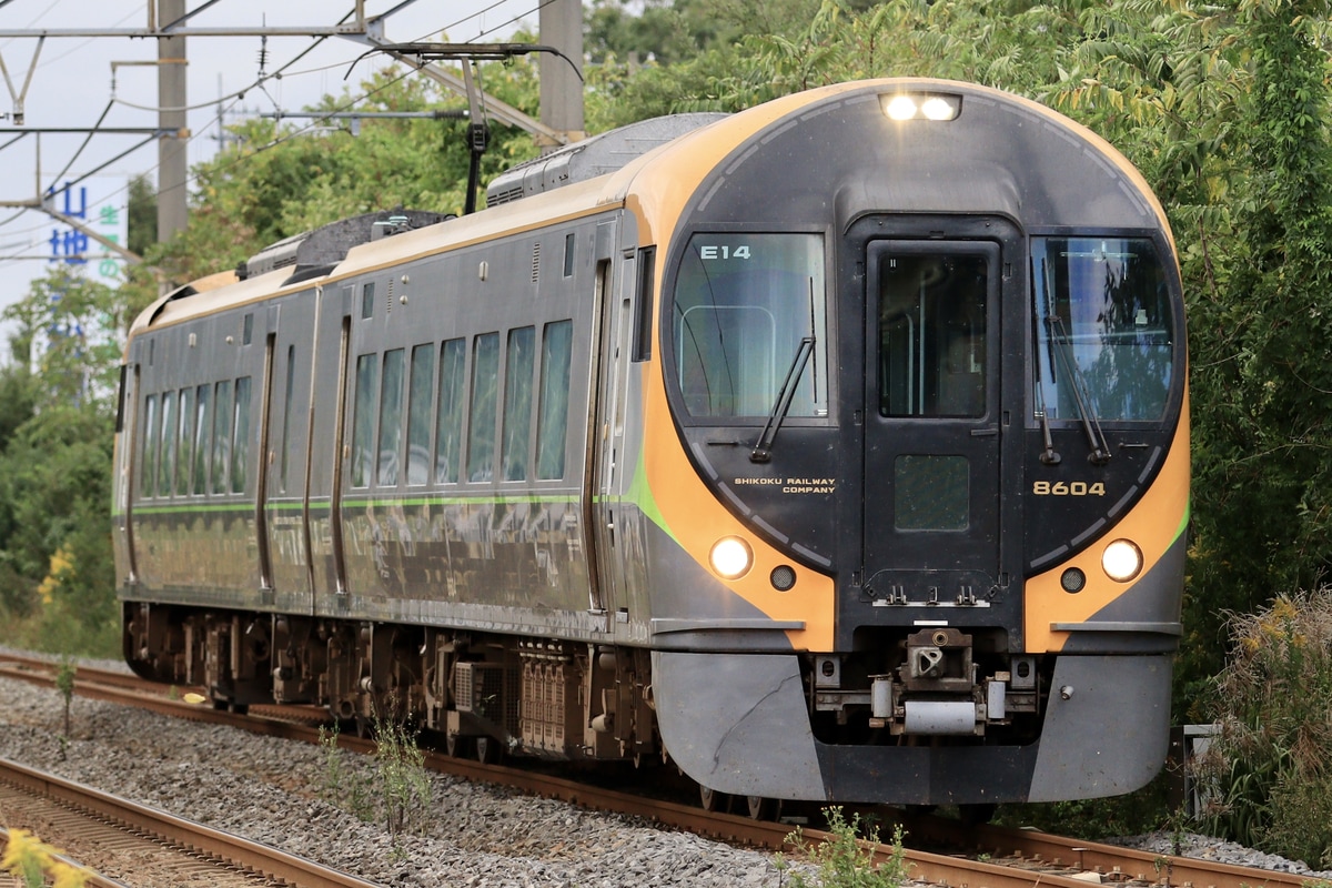 JR四国 松山運転所 8600系 E14編成
