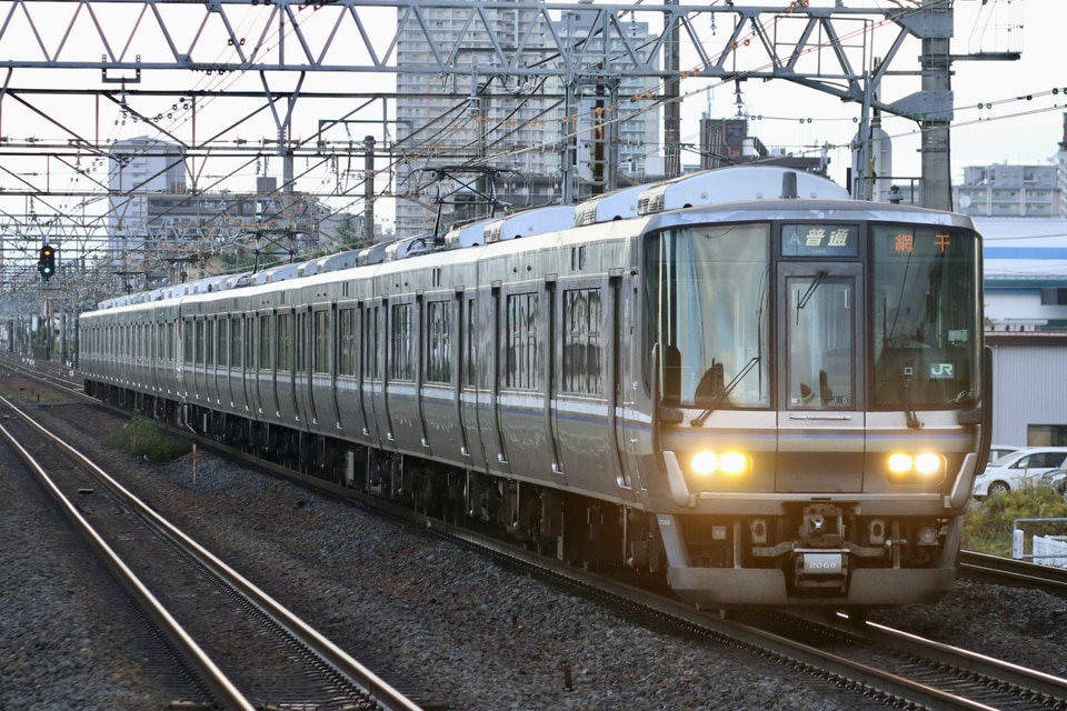JR西223系J6編成<br class="br-sp" />(ホシJ6編成)の写真