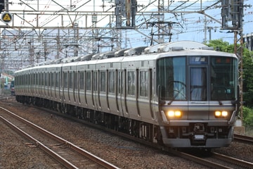 JR西日本223系ホシV7編成を南草津駅で撮影した画像