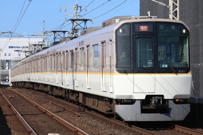 西大寺検車区3220系KL22を東寺駅で撮影した写真