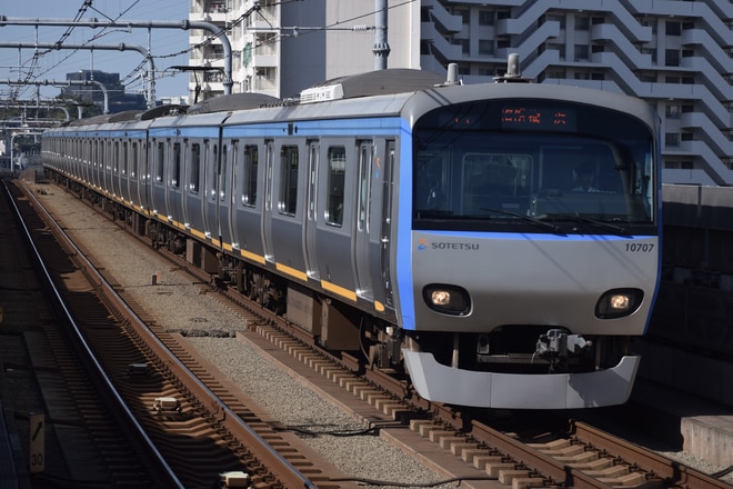 かしわ台車両センター10000系10707×8を天王町駅で撮影した写真