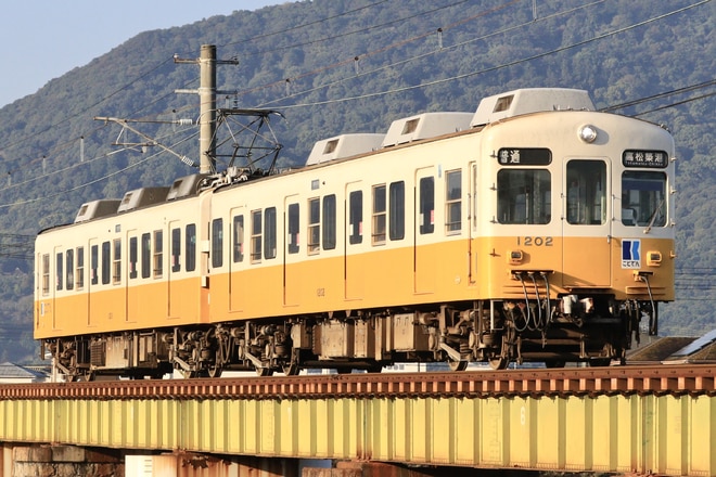 仏生山工場1200形1202を榎井～羽間間で撮影した写真