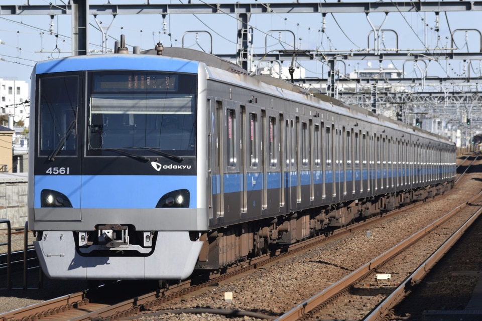 小田急4000形4061×10<br class="br-sp" />(4061F)(4061編成)の写真