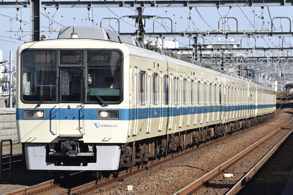 小田急8000形8262×6<br class="br-sp" />(8262F)(8262編成)の写真