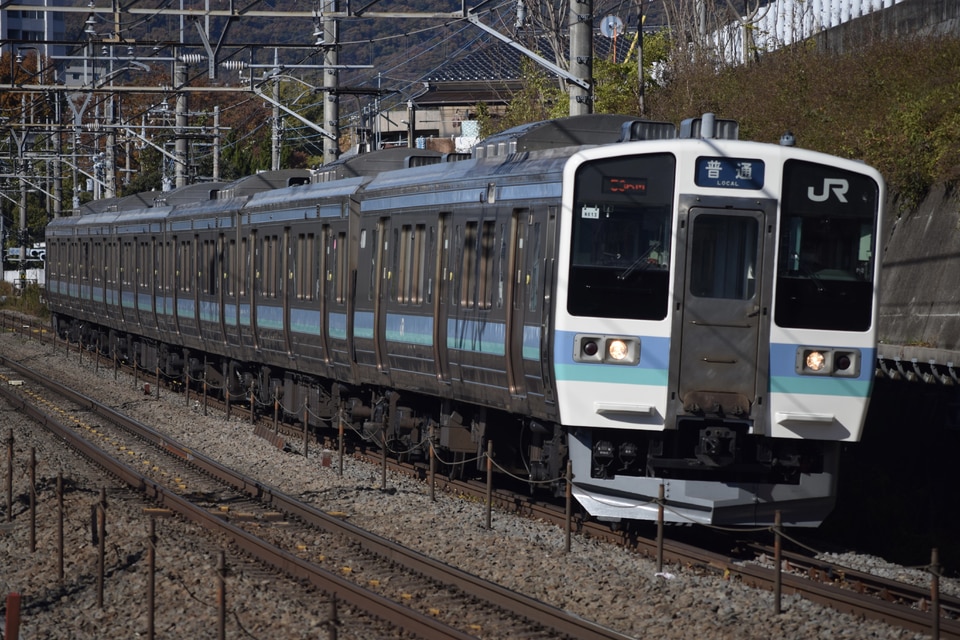 JR東211系ナノN613編成<br class="br-sp" />(ナノN613)の写真