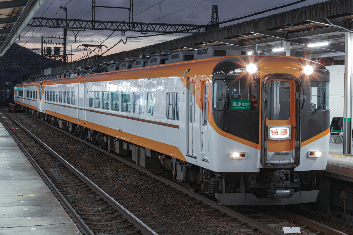 近畿日本鉄道  16000系 Y09