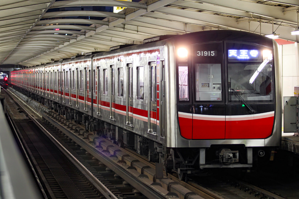 大阪メトロ30000系31615F<br class="br-sp" />(31615編成)の写真