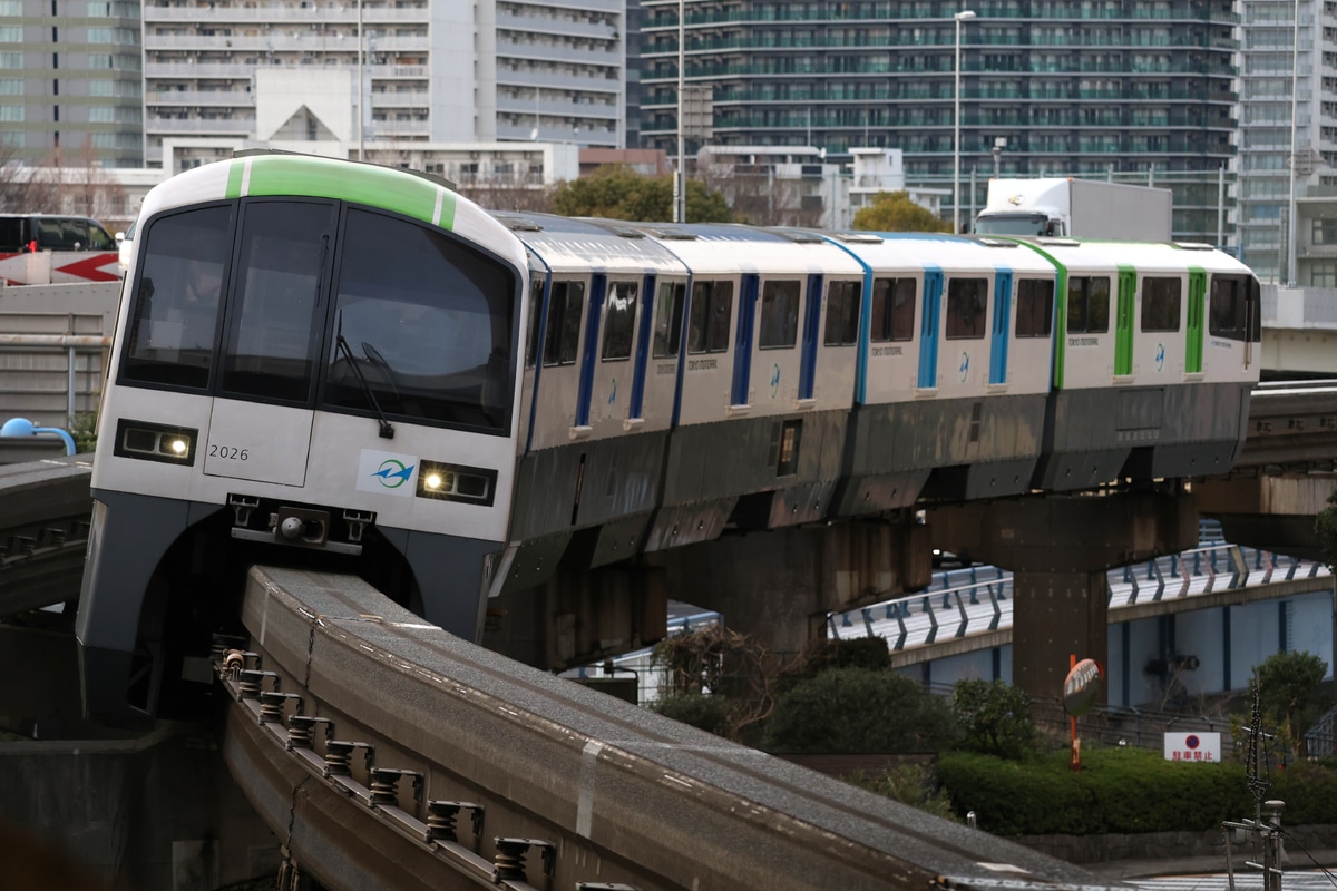 東京モノレール 昭和島車両区 2000形 2021F