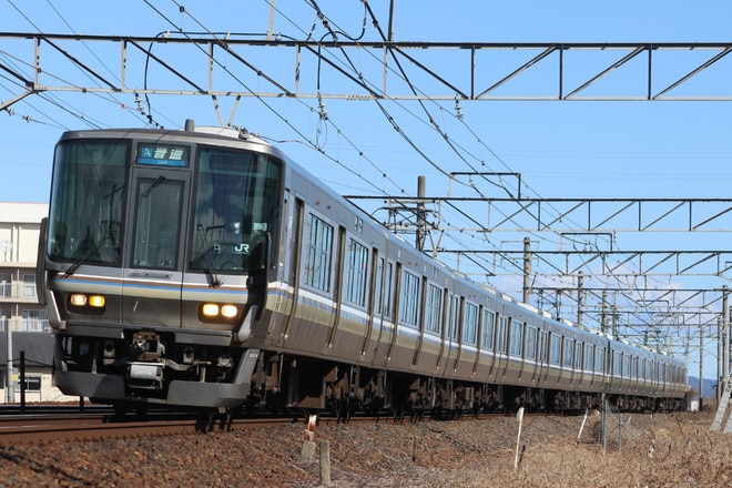 網干総合車両所本所223系ホシJ7編成を野洲～守山間で撮影した写真