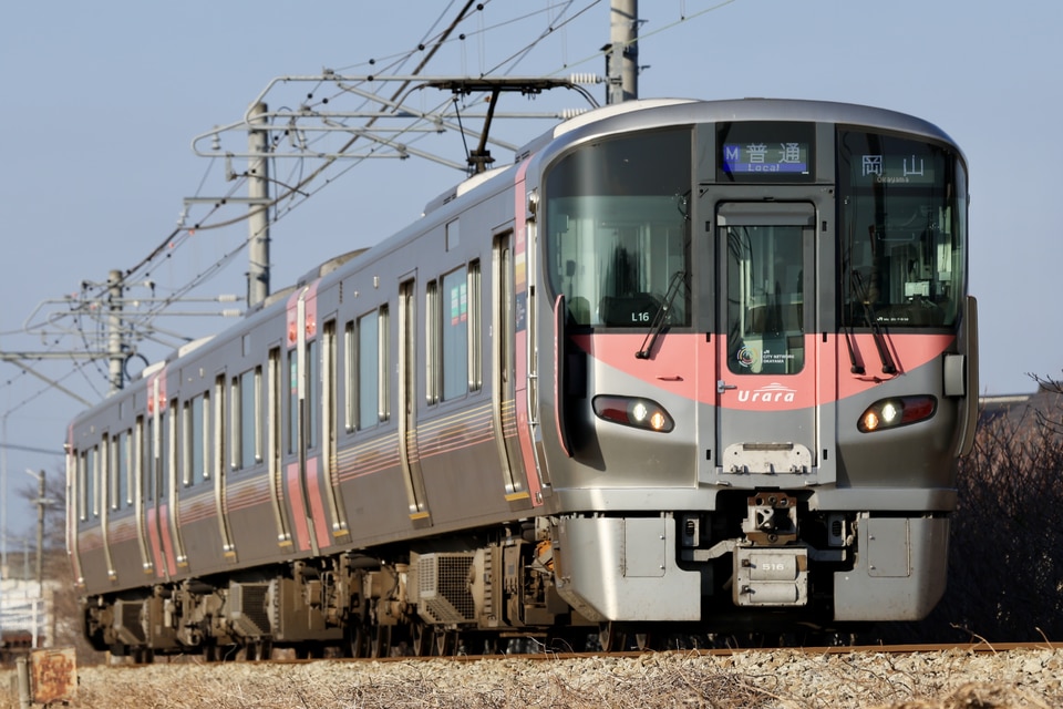 JR西227系L16編成<br class="br-sp" />(オカL16編成)の写真