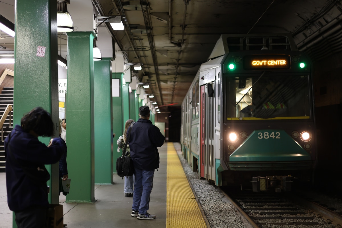 MBTA  Type 8 3842