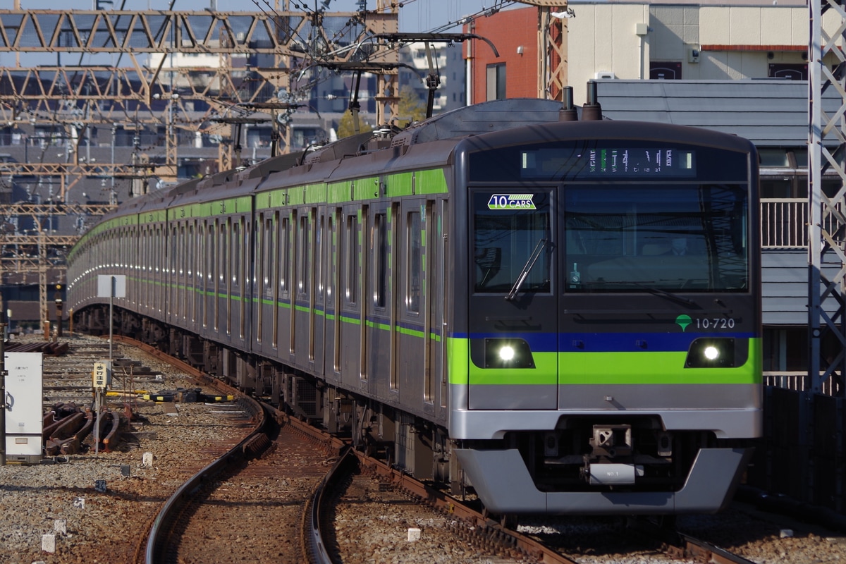 東京都交通局 大島車両検修場 10-300形 10-720編成