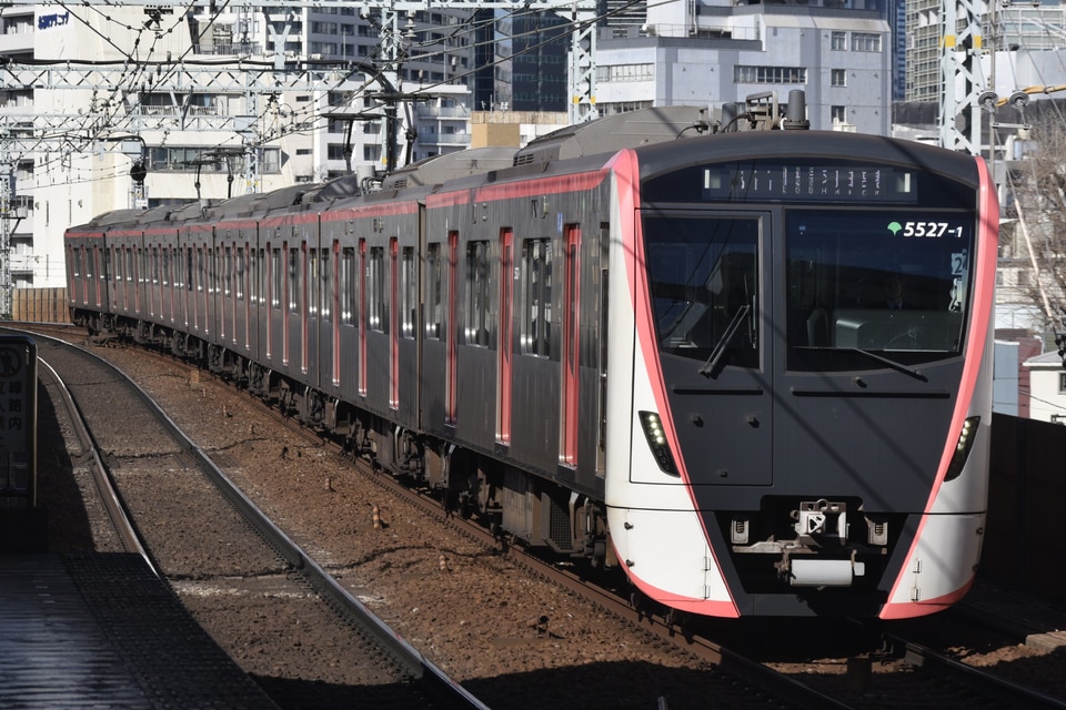 都営5500形5527編成<br class="br-sp" />(5527F)の写真