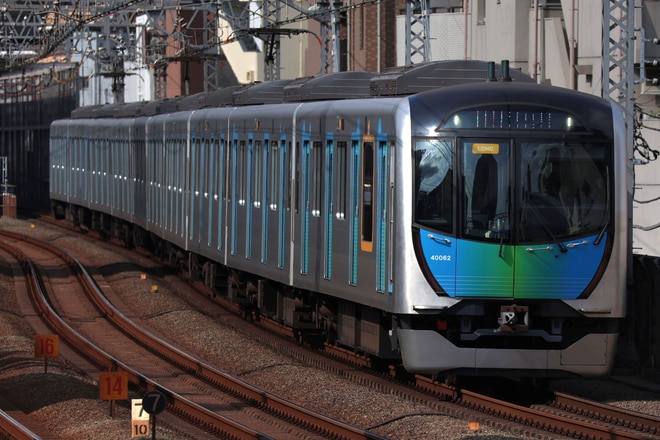 40000系40162Fを武蔵小杉駅で撮影した写真