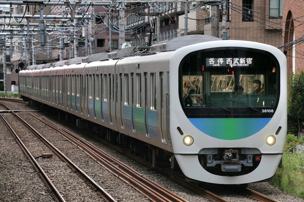 西武鉄道  30000系 38108F