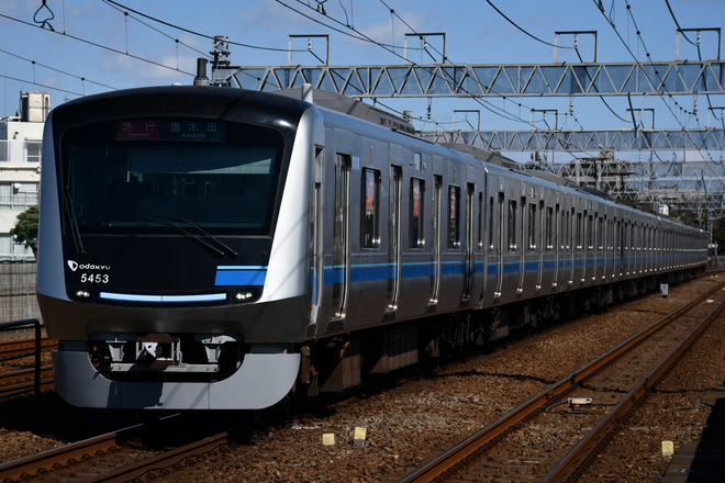 喜多見検車区5000形5053×10を和泉多摩川駅で撮影した写真