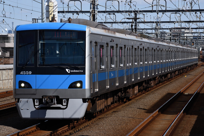 喜多見検車区4000形4059×10を千歳船橋駅で撮影した写真