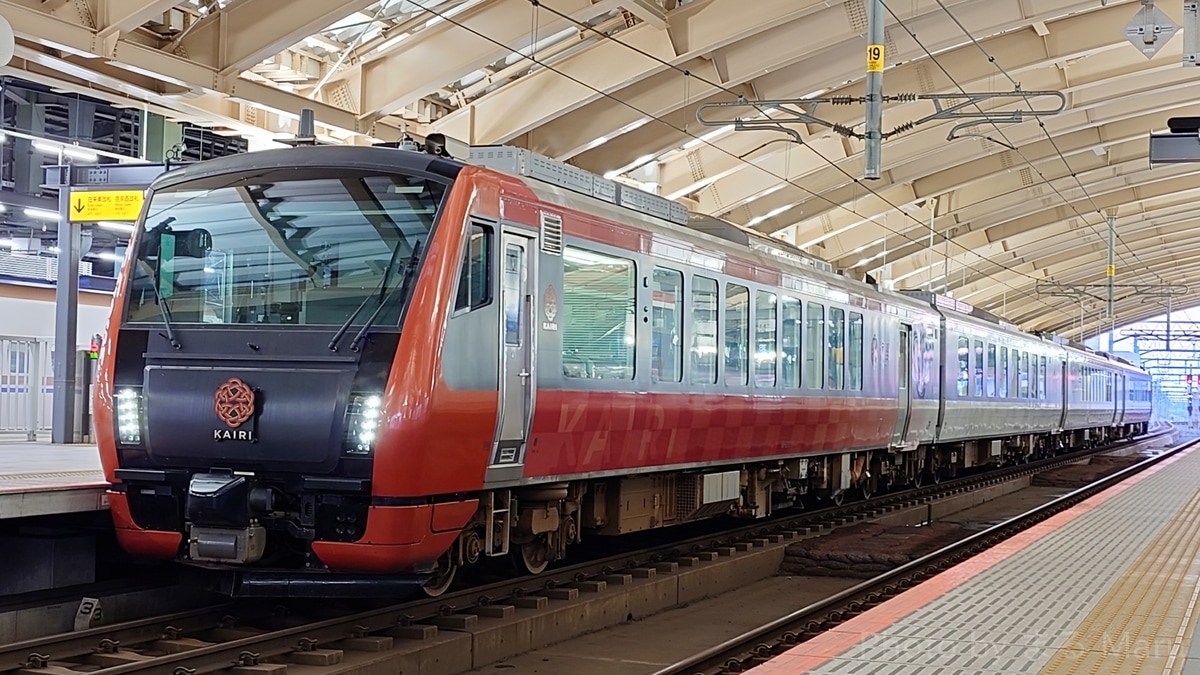 JR東日本 新潟車両センター HB-E300系 海里編成