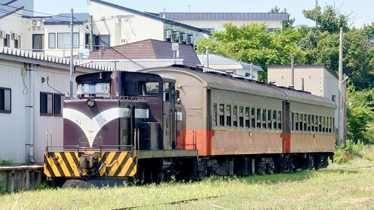 津軽鉄道 津軽五所川原機関区 DD350形 DD352