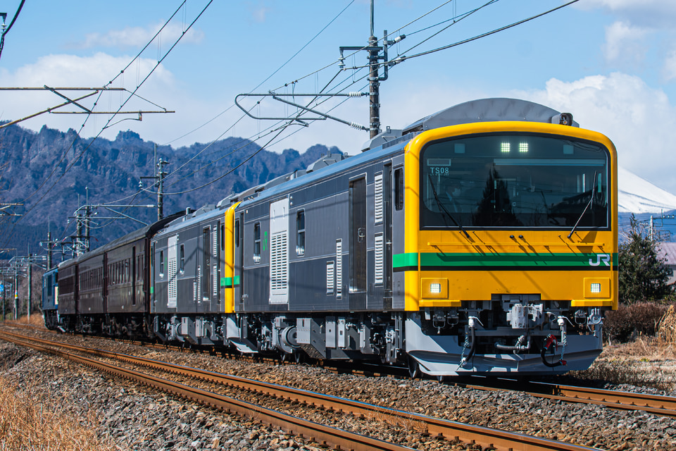 JR東日本GV-E197系クンTS-08編成の写真
