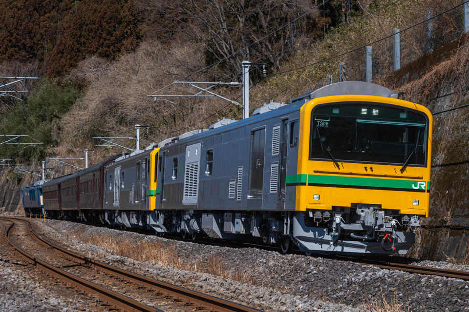 JR東日本GV-E197系クンTS-08編成の写真