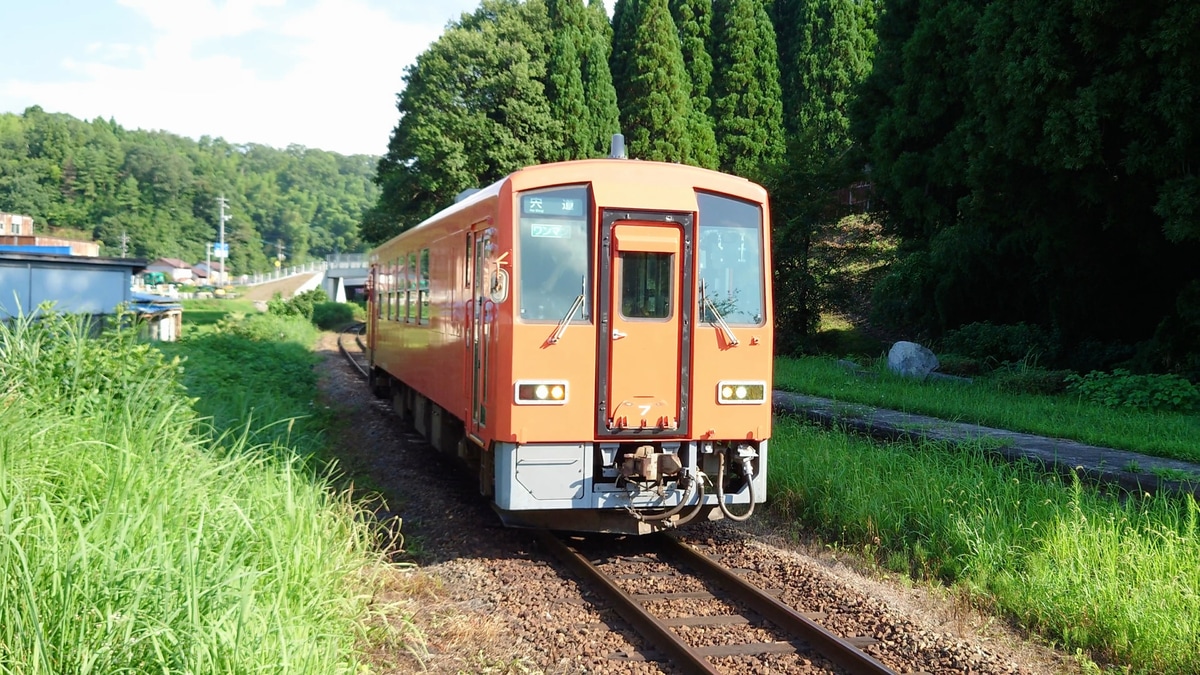 JR西日本 後藤総合車両所出雲支所 キハ120系 キハ120-207