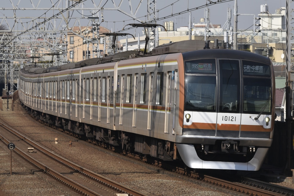 メトロ10000系10121F<br class="br-sp" />(10121編成)の写真
