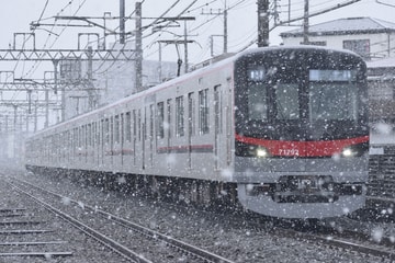 東武鉄道70090型71792Fを大袋～北越谷間で撮影した画像