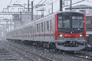 東武鉄道70000系71711Fを大袋～北越谷間で撮影した画像