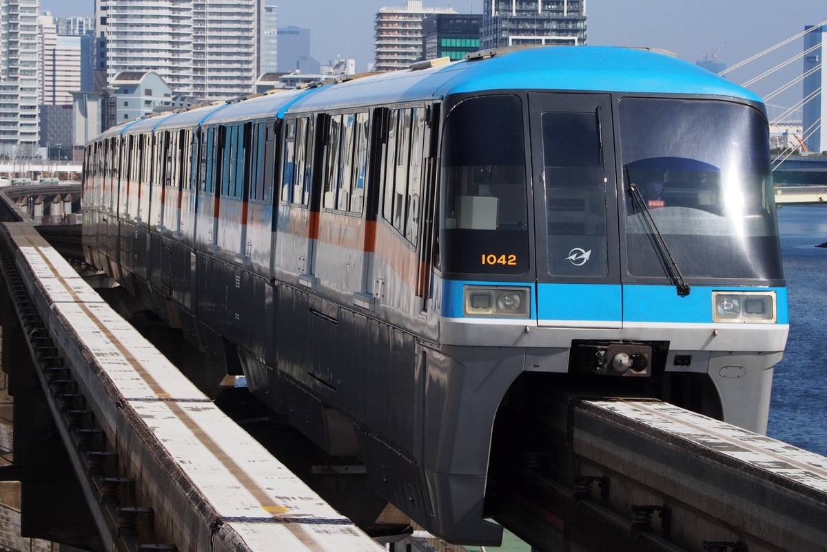 東京モノレール 昭和島車両区 1000系 1042f