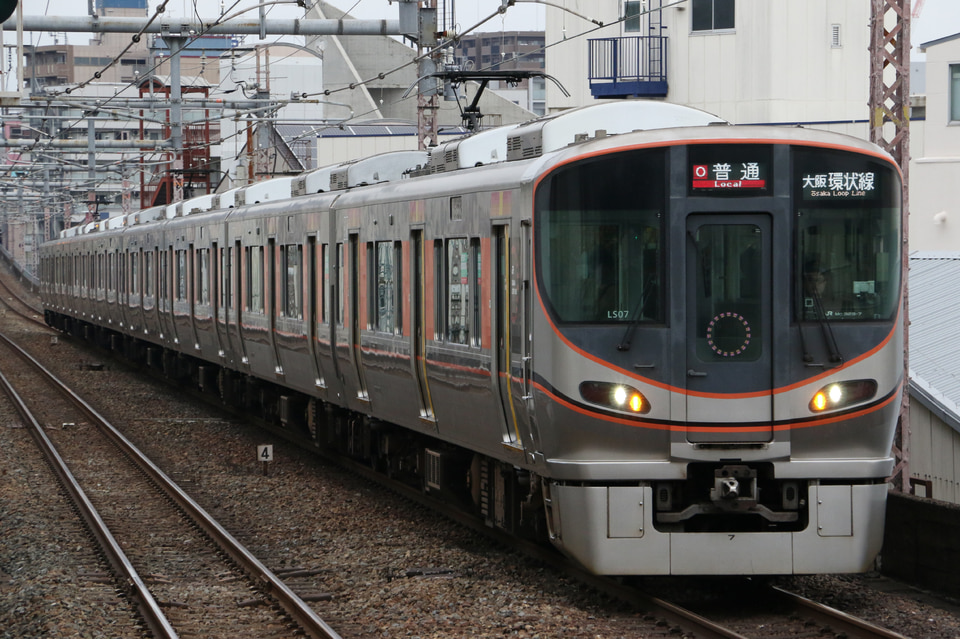 JR西323系LS07編成の写真