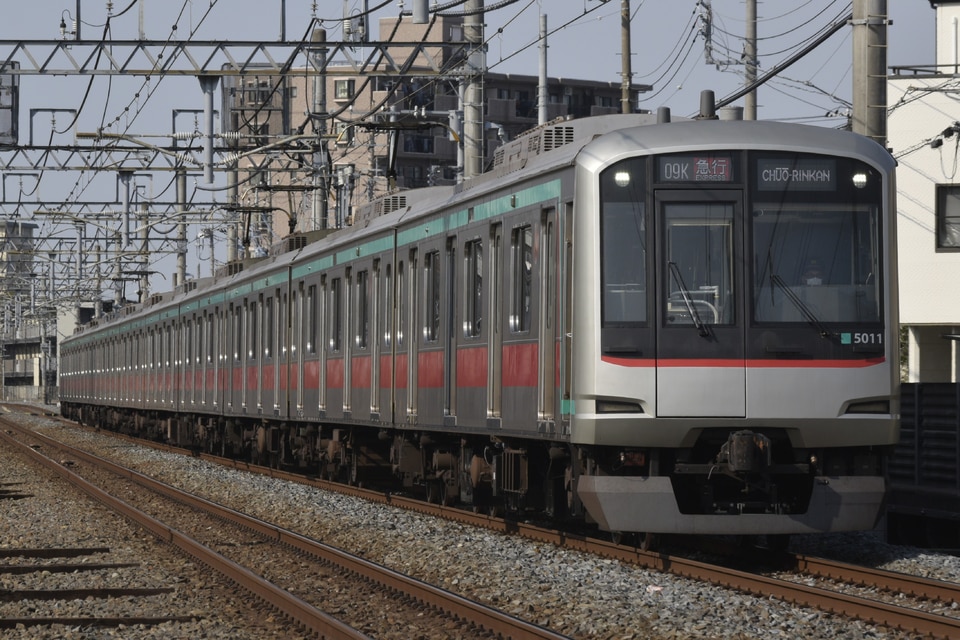 東急5000系5111F<br class="br-sp" />(5111編成)の写真