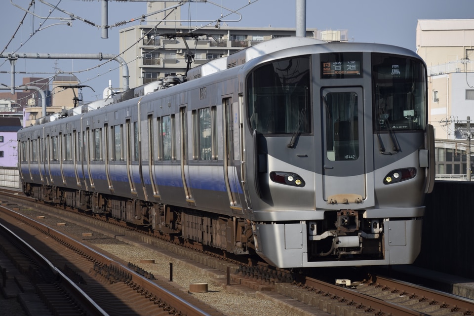 JR西225系HF442編成<br class="br-sp" />(ヒネHF442編成)の写真