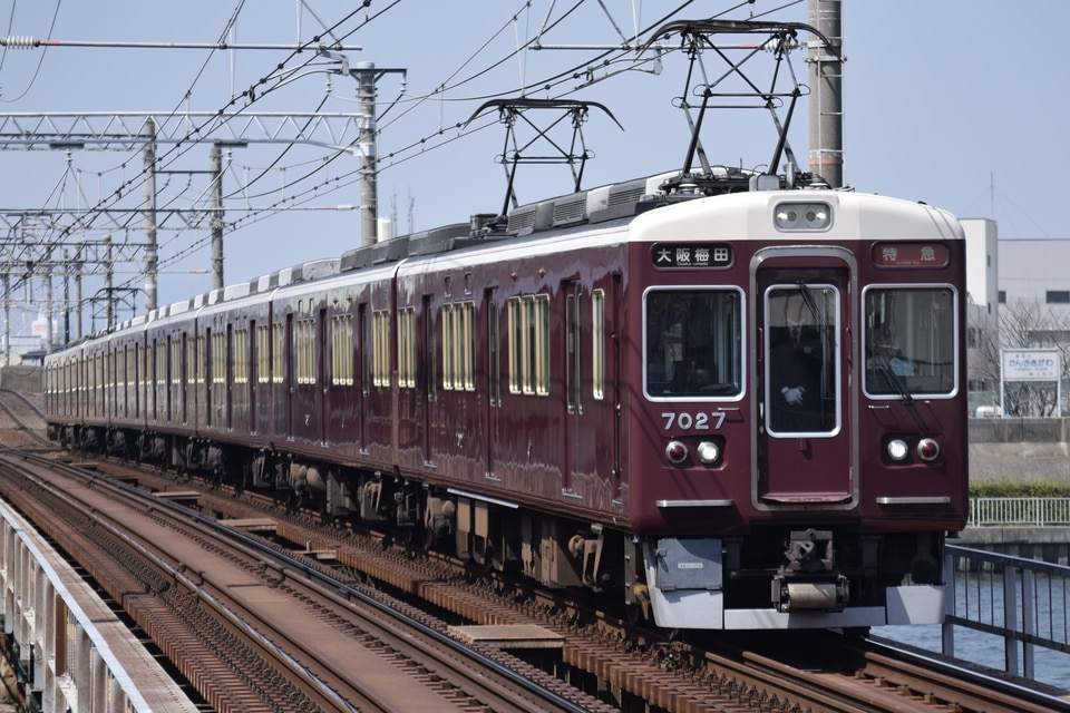 阪急電鉄7000系(神戸線リニューアル車 ) 7027編成 aa4db17ba3f41f80e58a4b2d0df9eb