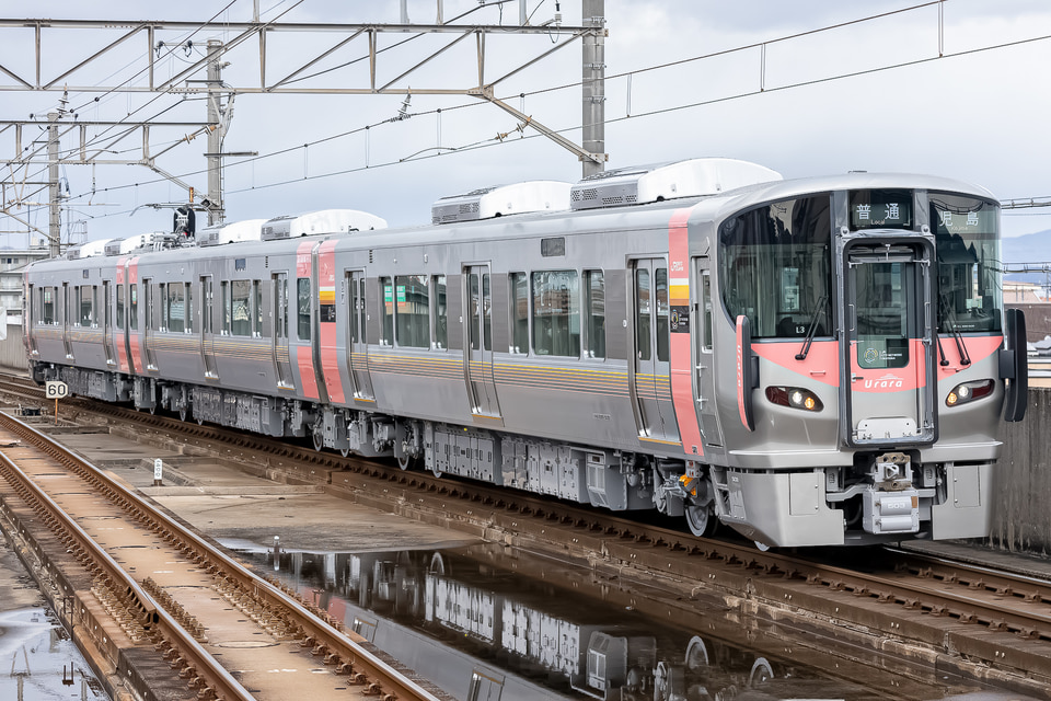 JR西227系L3編成<br class="br-sp" />(オカL3編成)の写真