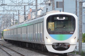 西武鉄道30000系30101Fを上石神井～武蔵関間で撮影した画像