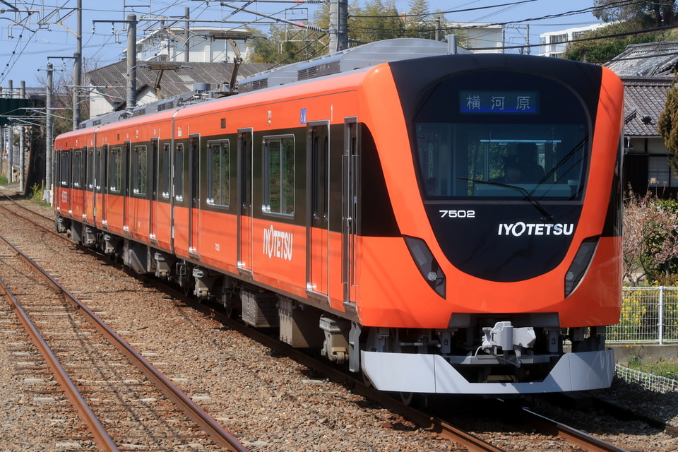 伊予鉄道 7000系 7502Fの写真