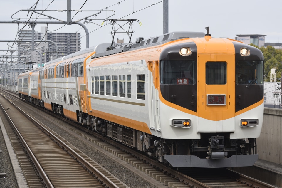 近鉄30000系V05の写真