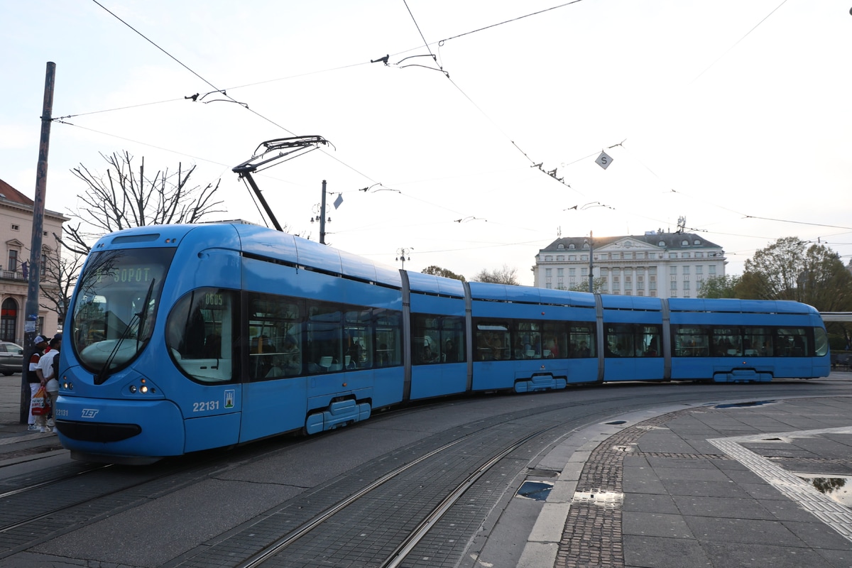 Zagreb tramway network  TMK2200 22131