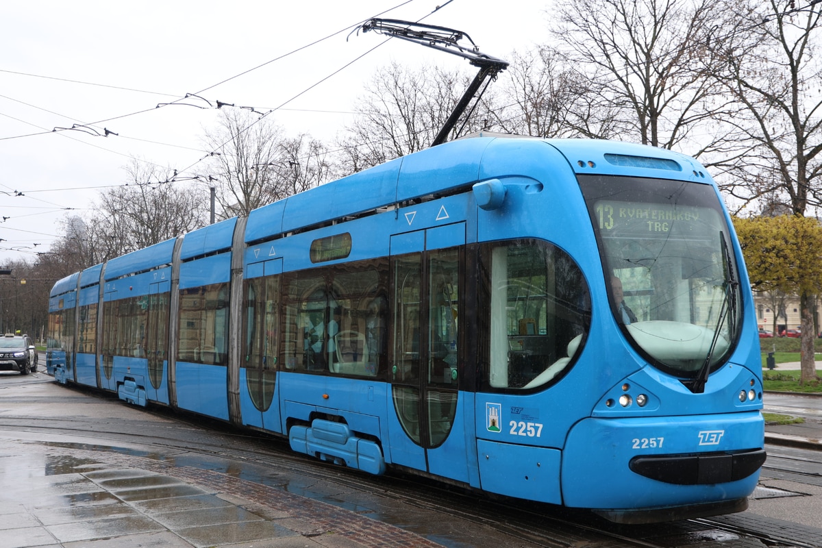 Zagreb tramway network  TMK2200 2257