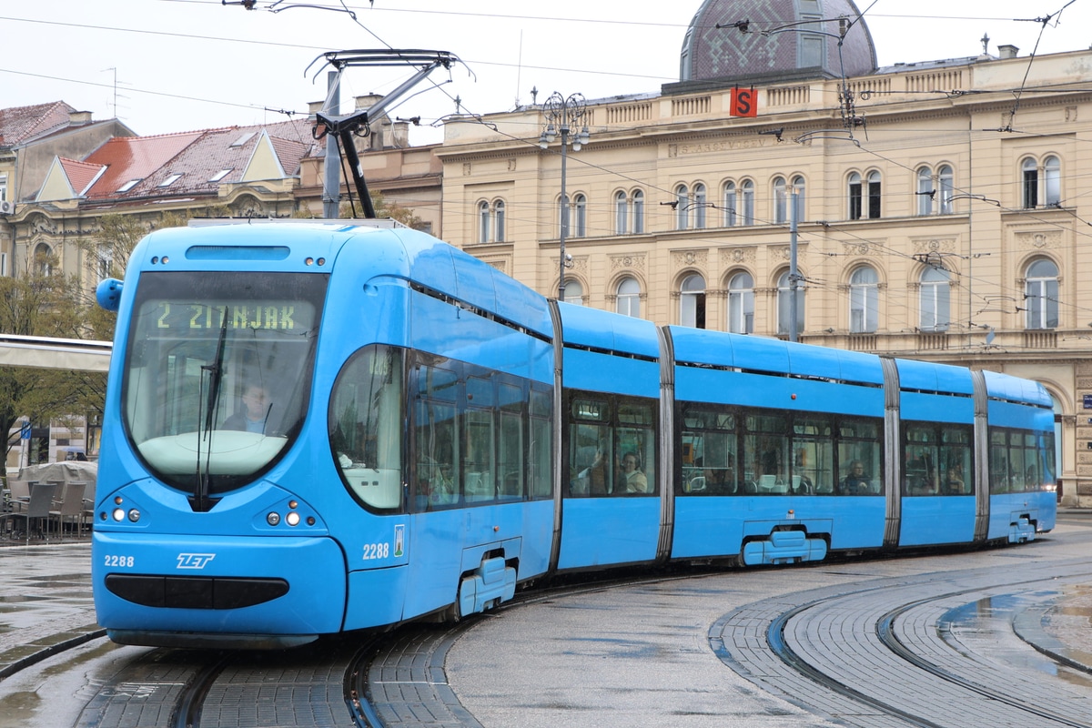 Zagreb tramway network  TMK2200 2288