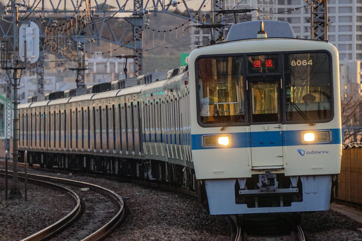 小田急電鉄  8000形 