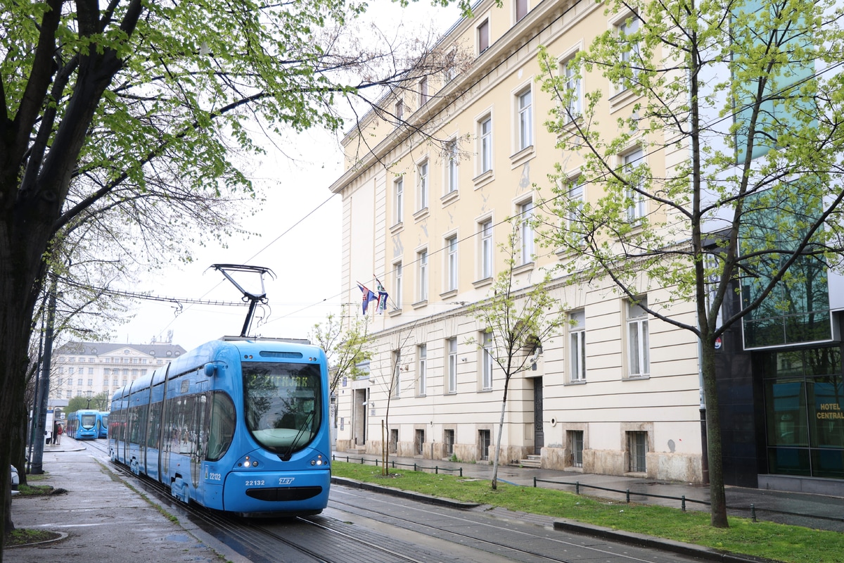 Zagreb tramway network  TMK2200 22132