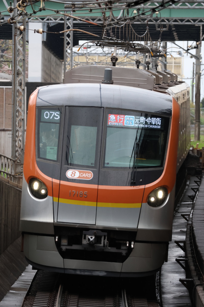 東京メトロ  17000系 