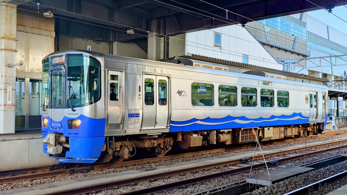 えちごトキめき鉄道 直江津運転センター ET122形 ET122-4