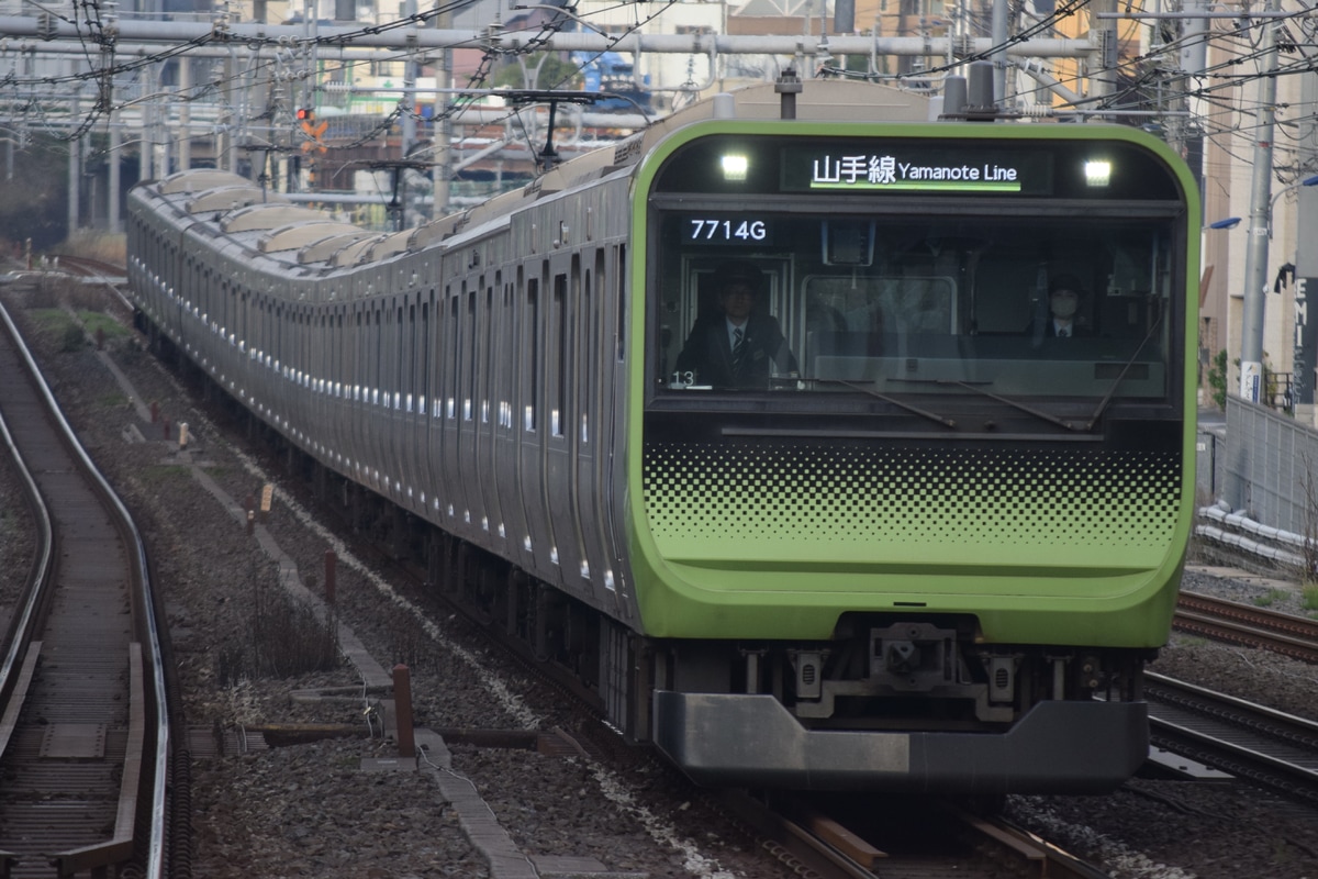 JR東日本 東京総合車両センター本区 E235系 トウ13編成